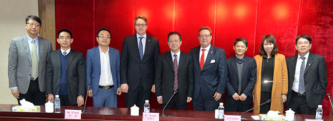 卢小周会晤瑞士苏黎世大区投资促进署董事局主(图1)